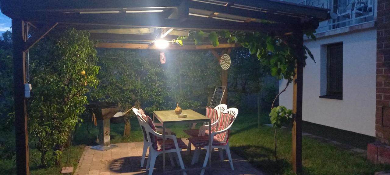 Ket Puli Vendeghaz Daire Bekescsaba Dış mekan fotoğraf